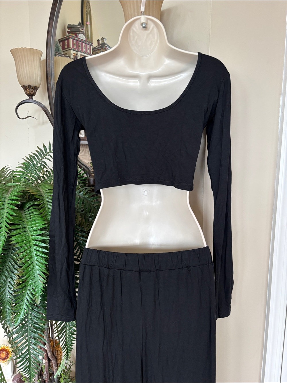 Brand New Black Rayon Stretch Two-Piece Lounge Set Long Sleeve Crop Top & Pants - Picture 8 of 12
